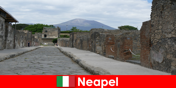 Starożytne miasto Pompeje jest również popularne wśród turystów