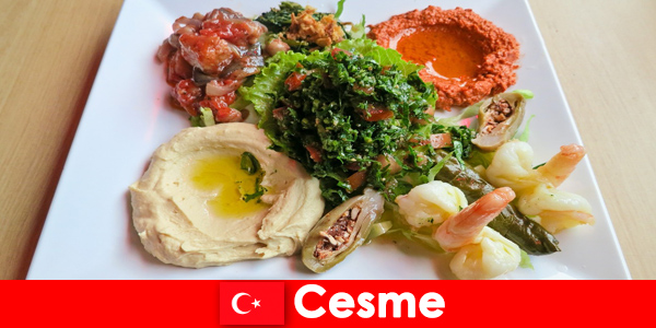 Zdrowa żywność i bogata w witaminy kuchnia jest bardzo popularna wśród turystów w Cesme Türkiye